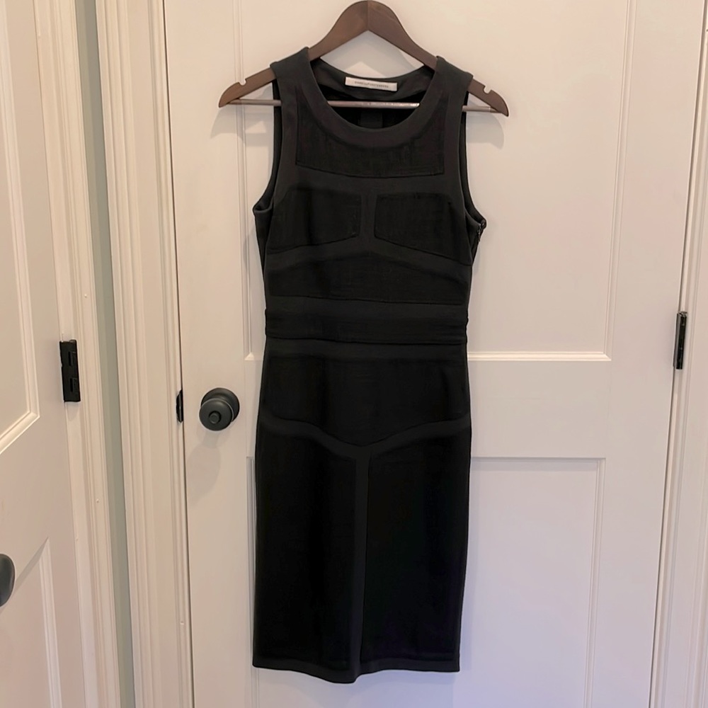 Diane Von Furstenburg Stretch Shift Dress, Size 4